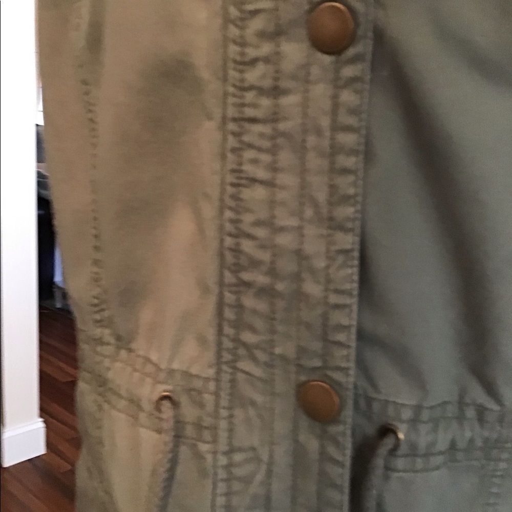 Vest - Picture 3 of 8